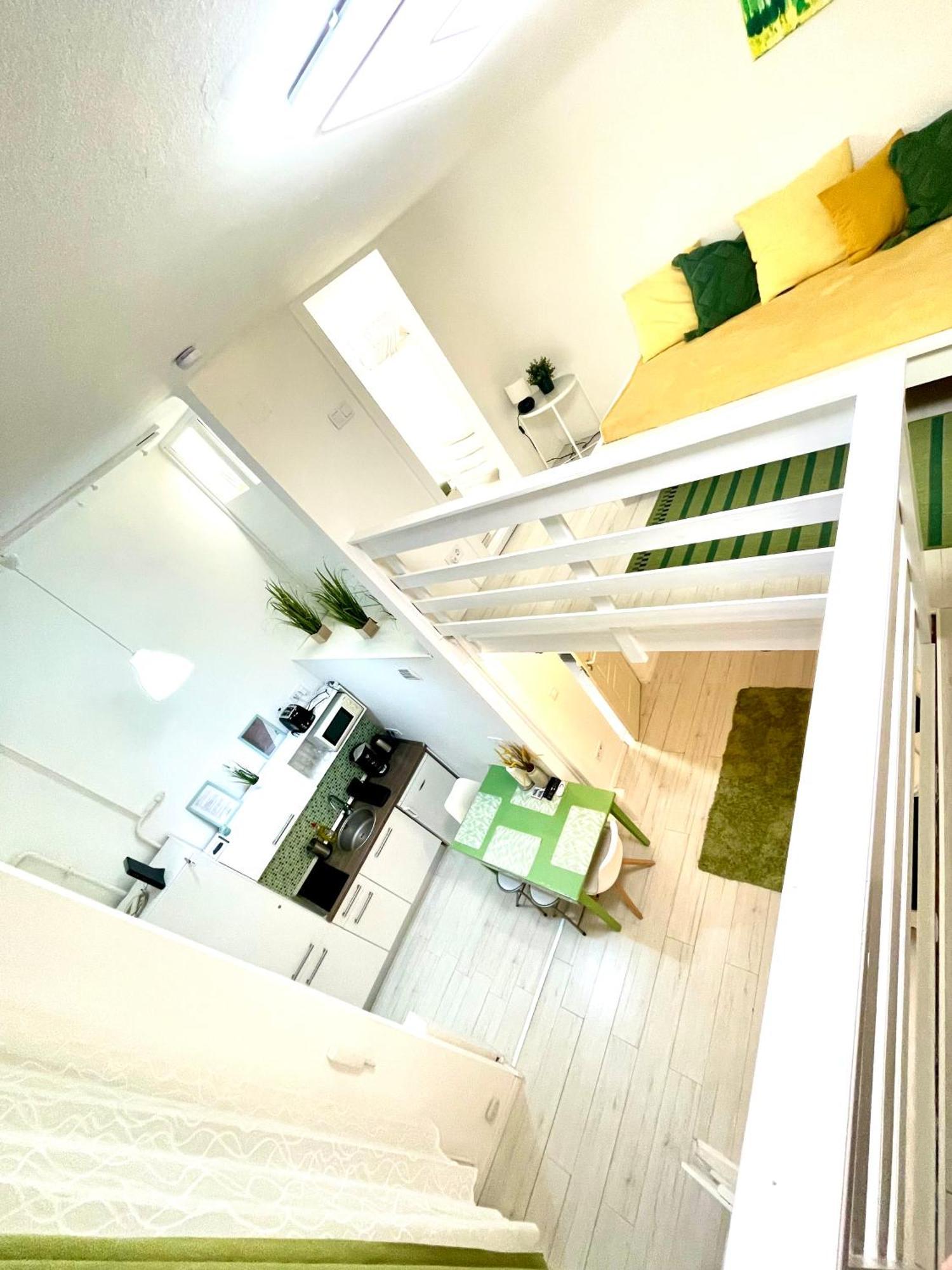 Teresian Apartment Near The Andrassy Street Free Air Conditioner Free Coffee Budapest Bagian luar foto